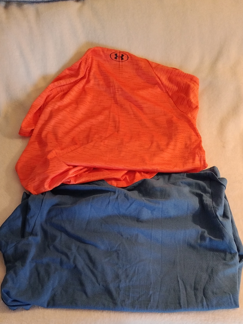 Under Armour The Tech Tee Performance & Tommy Bahama Shirt Bundle Men's Small - Picture 4 of 4